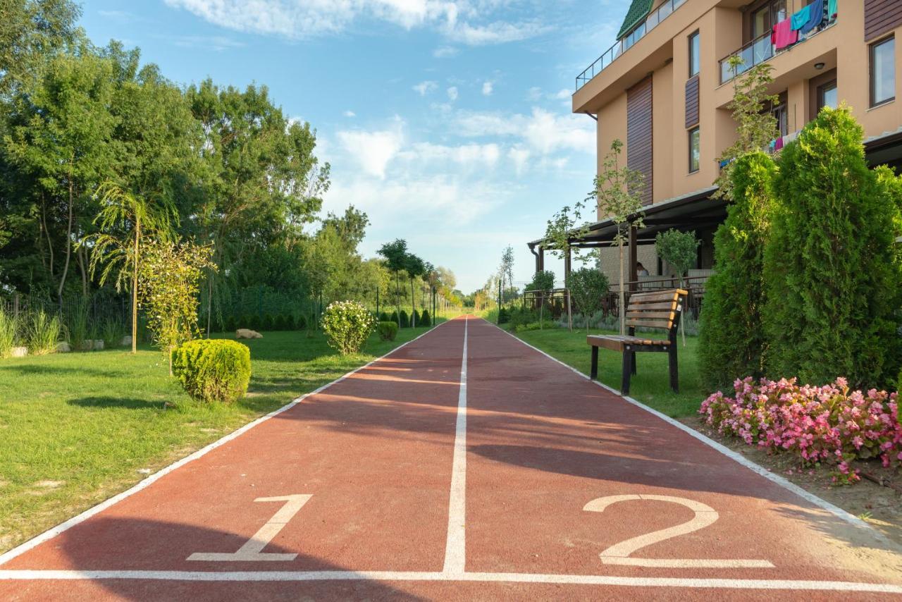 Отель Camp And Pool Кранево Экстерьер фото