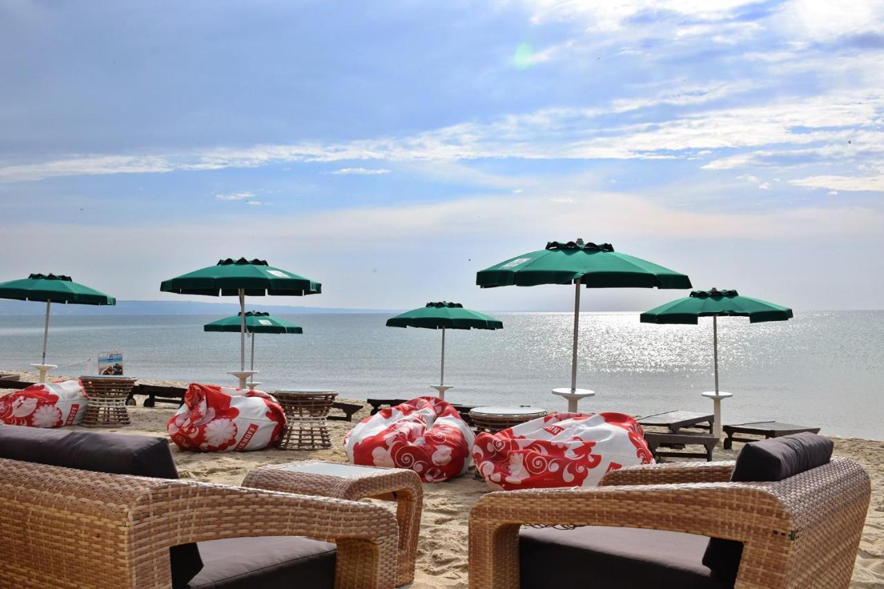 Отель Camp And Pool Кранево Экстерьер фото