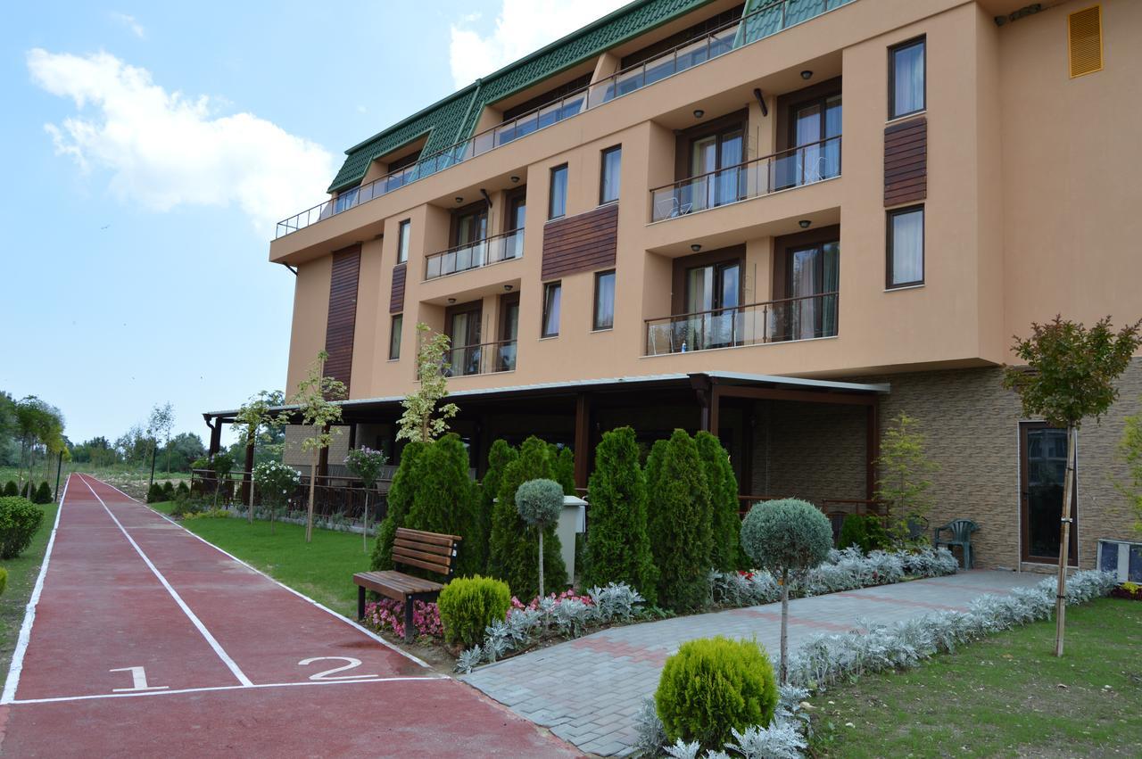 Отель Camp And Pool Кранево Экстерьер фото